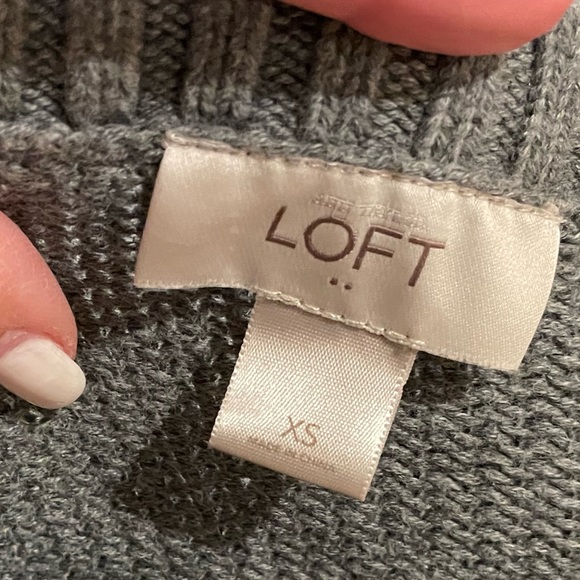 Loft  WOMANS SWEATER - Picture 3 of 8